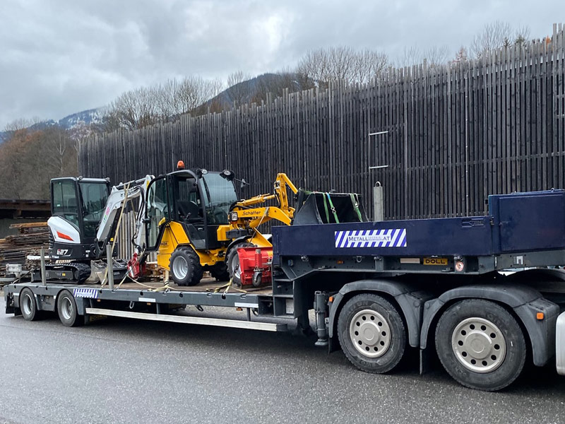 Transport von Baumaschinen